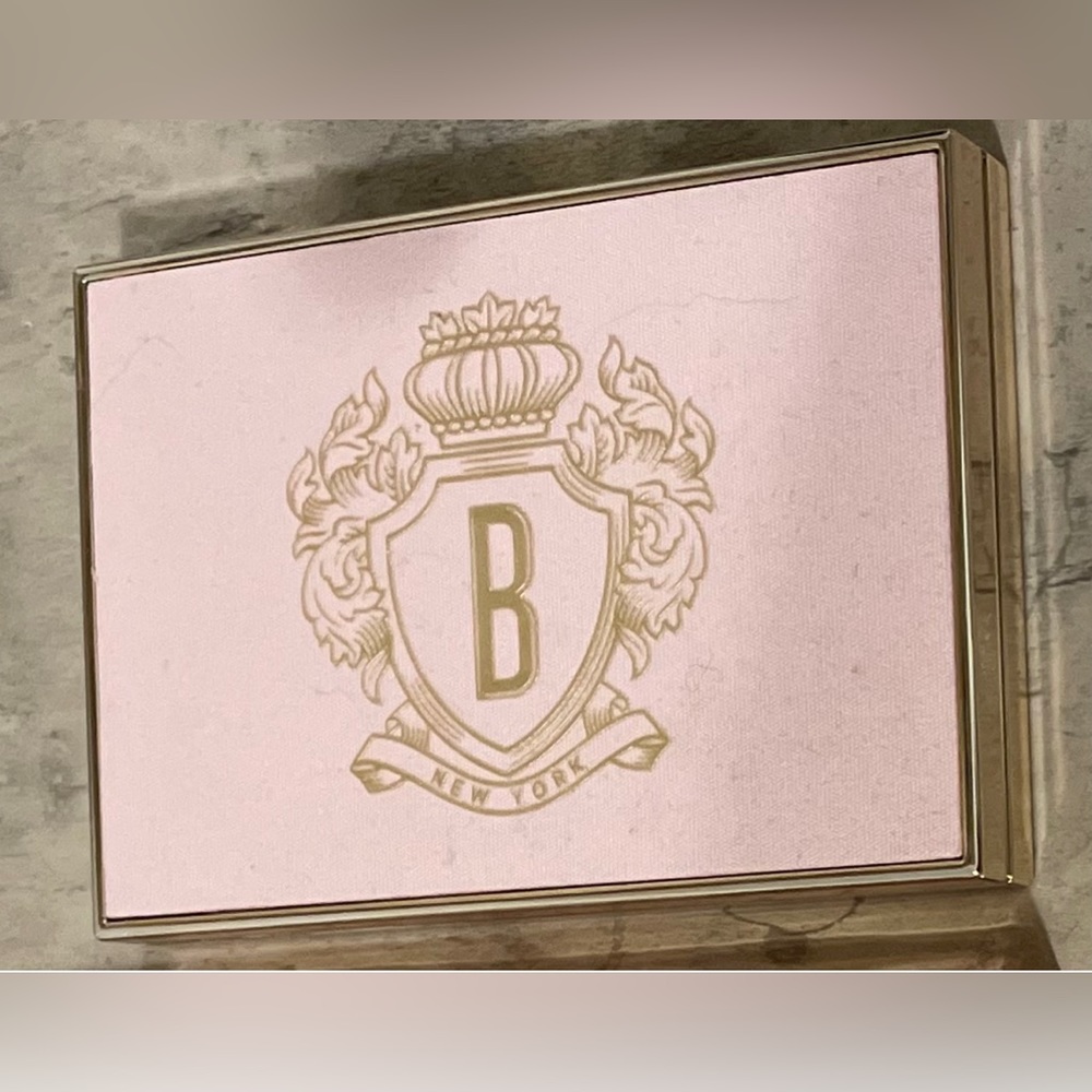 BOBBI BROWN
Sculpted Glow Face Palette in Light